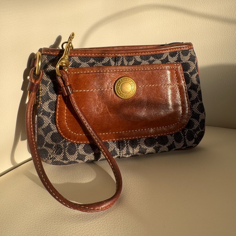 Elegant vintage  Brown leather and Blue jean COACH Patterned Clutch